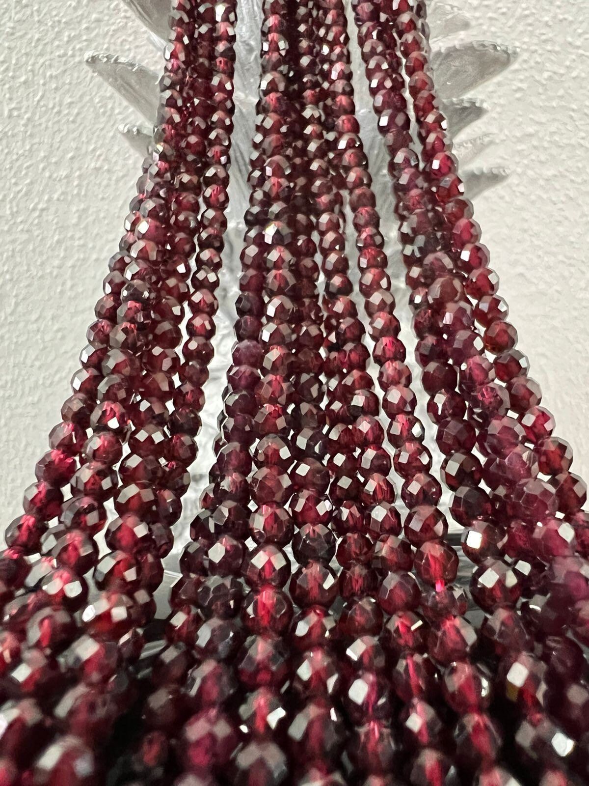 Granat Strang, Kugeln, facettiert, 4 mm | S5