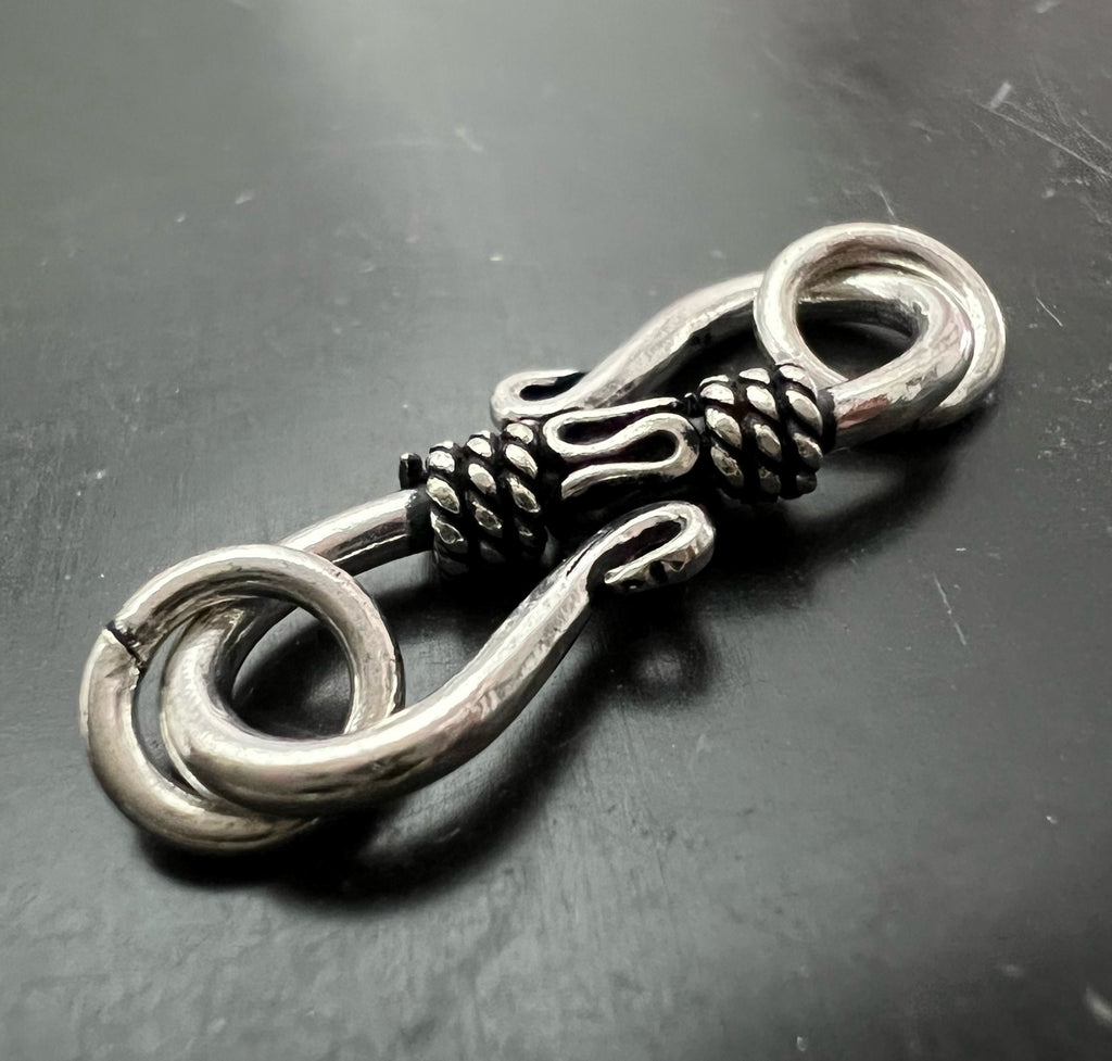 S-hook clasp copper silver-plated, blackened, 22 mm | E6