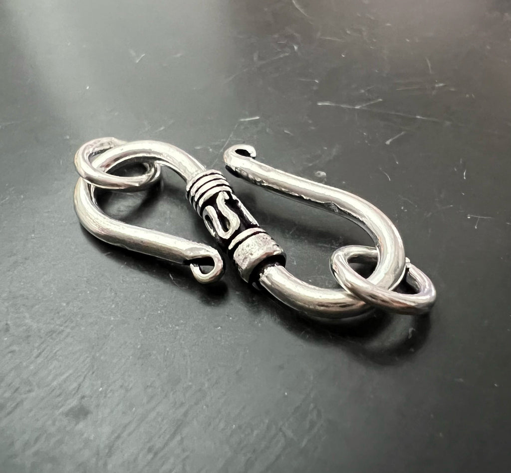 S-Haken-Verschluss Kupfer versilbert, geschwärzt, 28 mm | E7