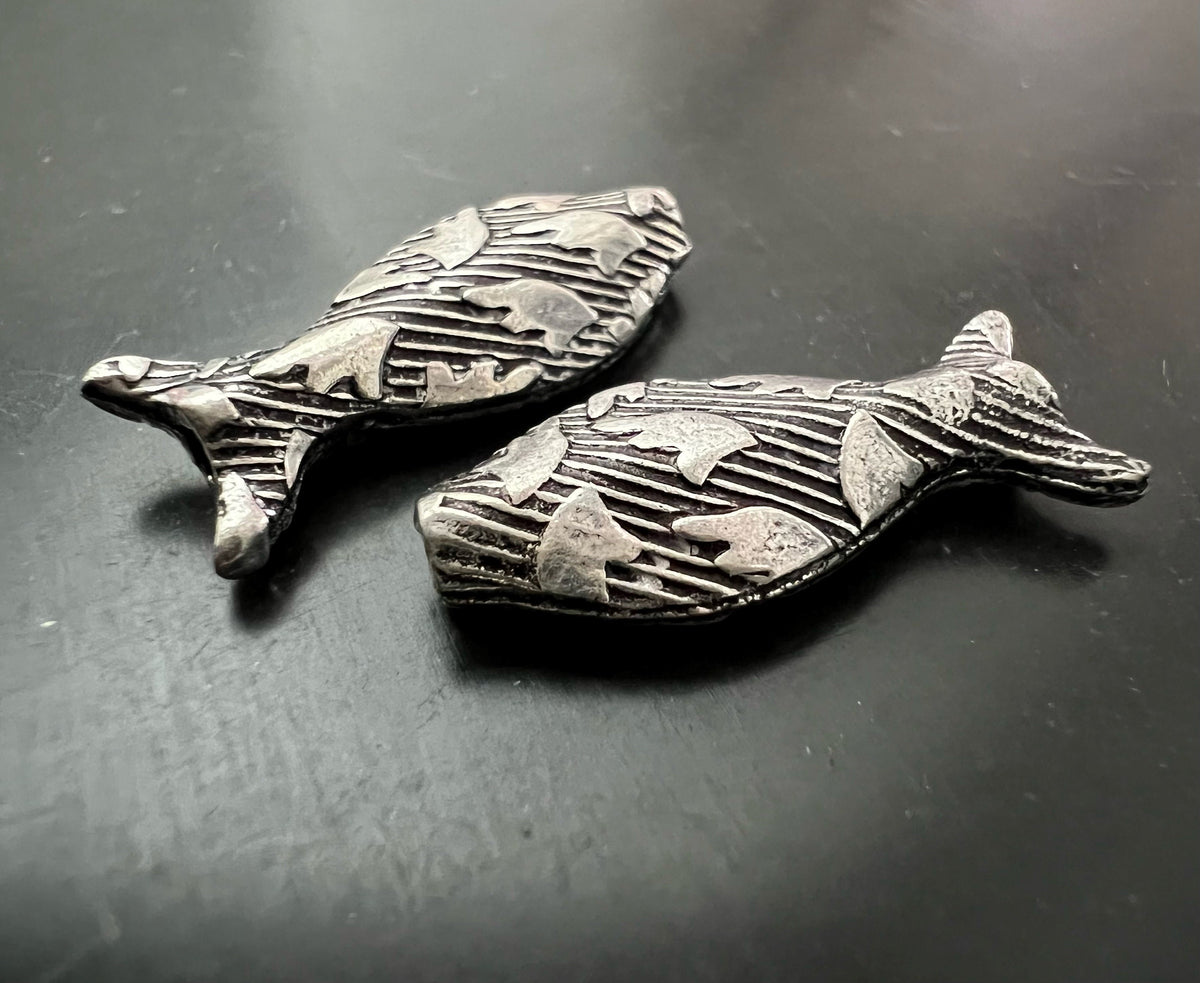 Kupfer Fisch Perle, versilbert, geschwärzt, 20 × 8 mm | E14