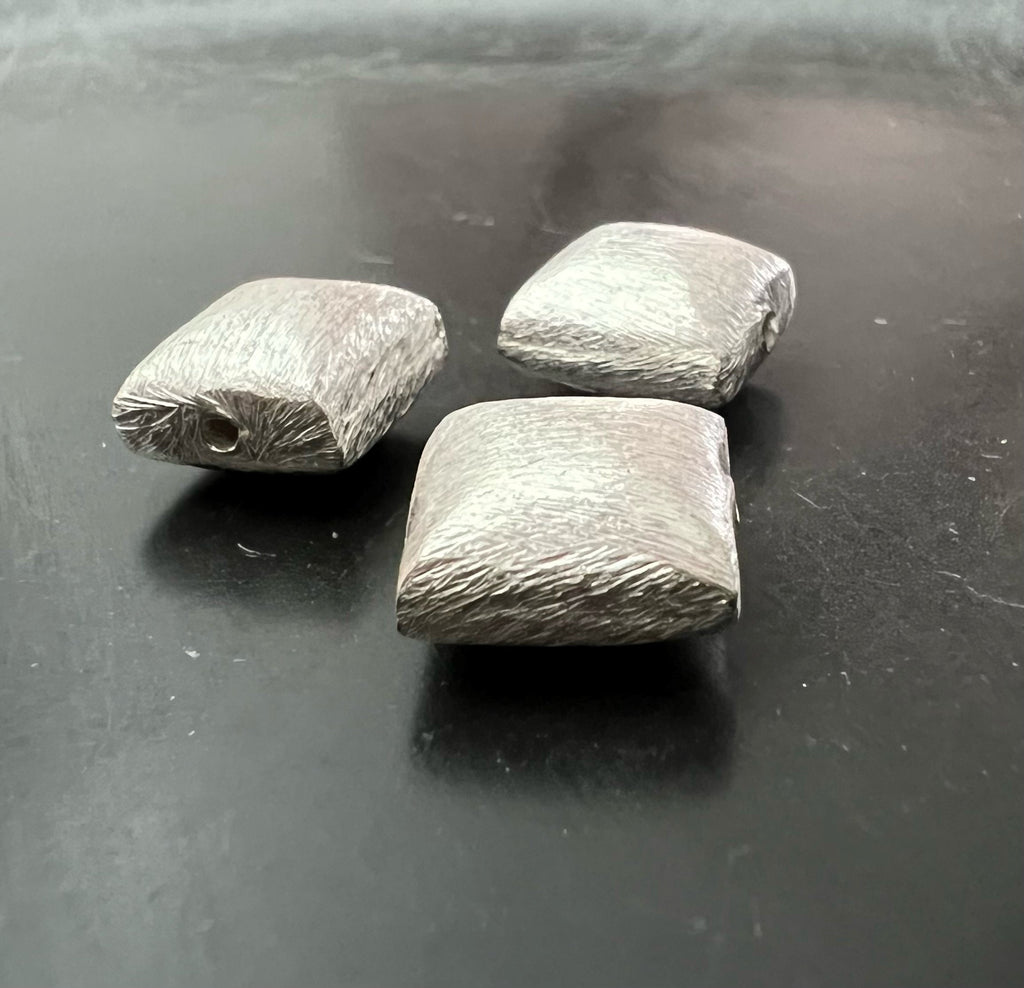 Kupfer Kissen Perle, Quadrat, versilbert, gebürstet, 10 mm | E2