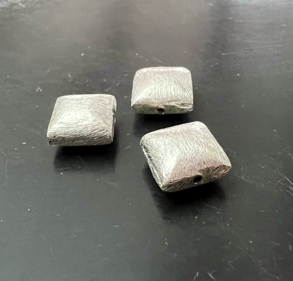 Kupfer Kissen Perle, Quadrat, versilbert, gebürstet, 10 mm | E2