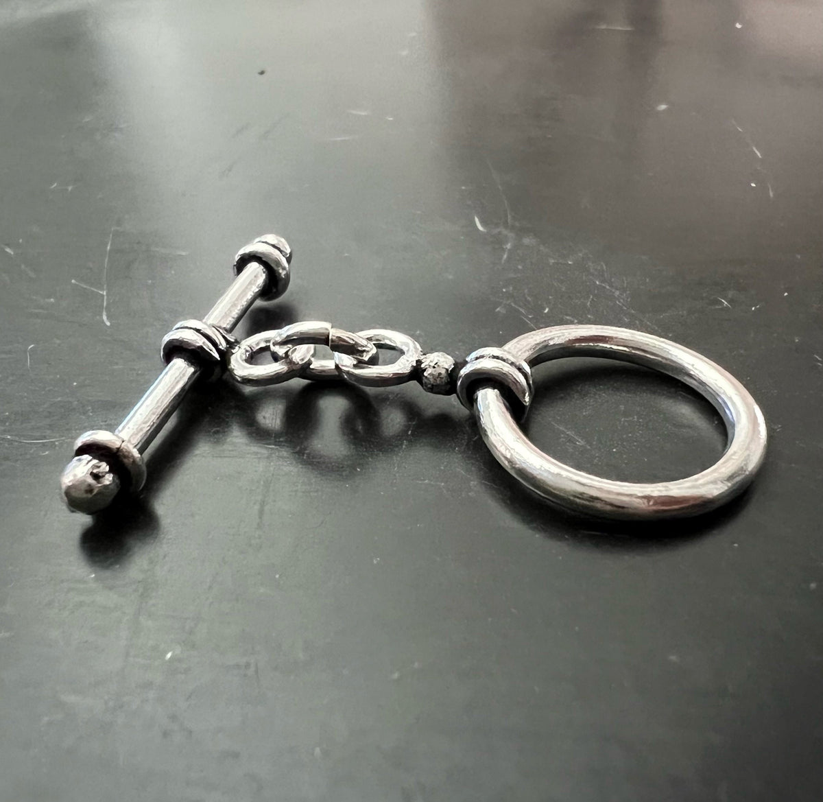 Knebel Verschluss Kupfer versilbert, geschwärzt, Ø 14,5 mm | E5