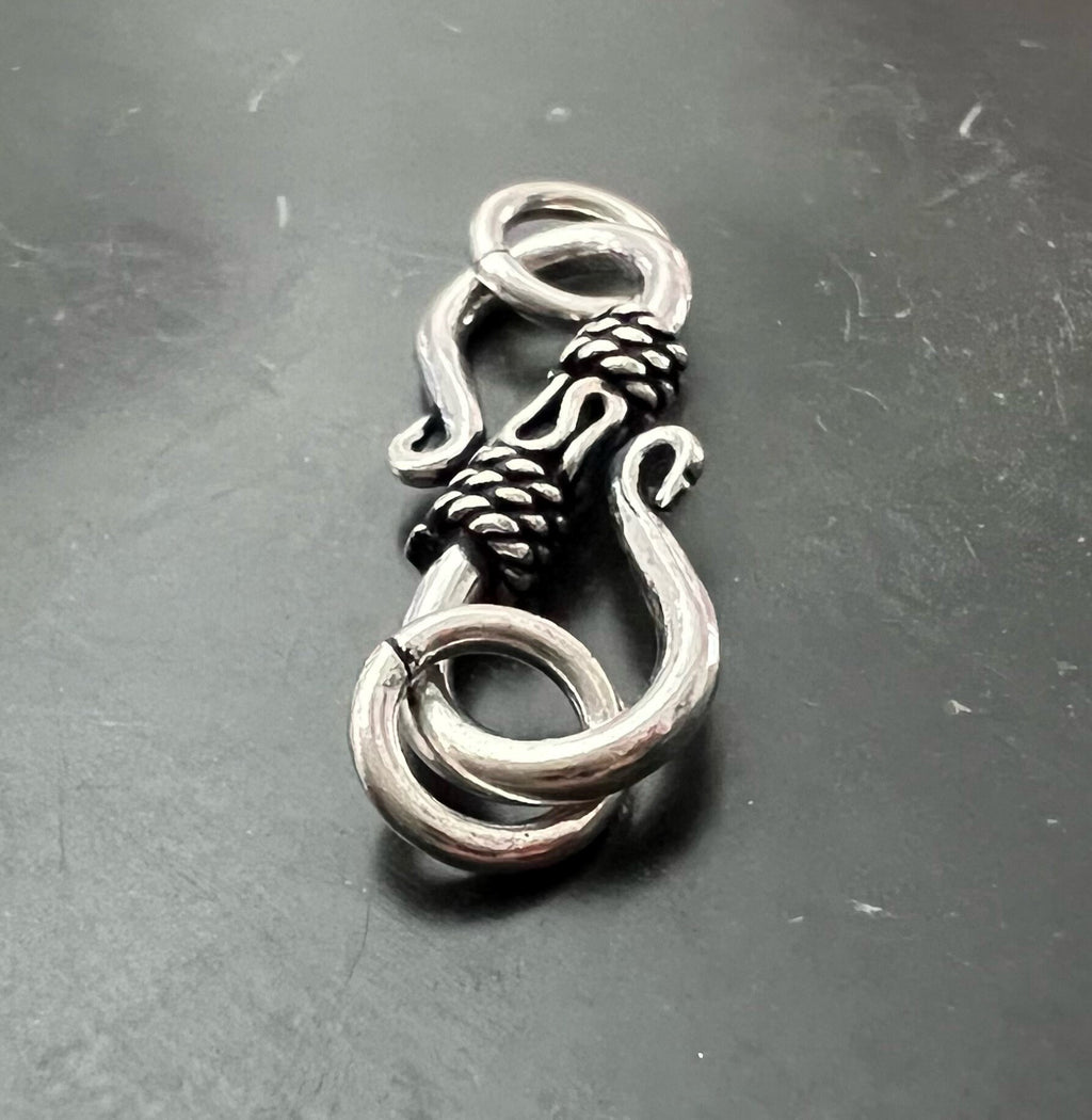 S-hook clasp copper silver-plated, blackened, 22 mm | E6