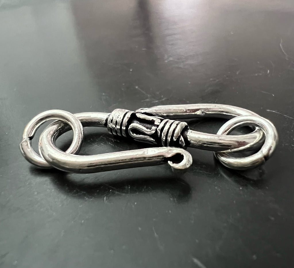 S-Haken-Verschluss Kupfer versilbert, geschwärzt, 28 mm | E7