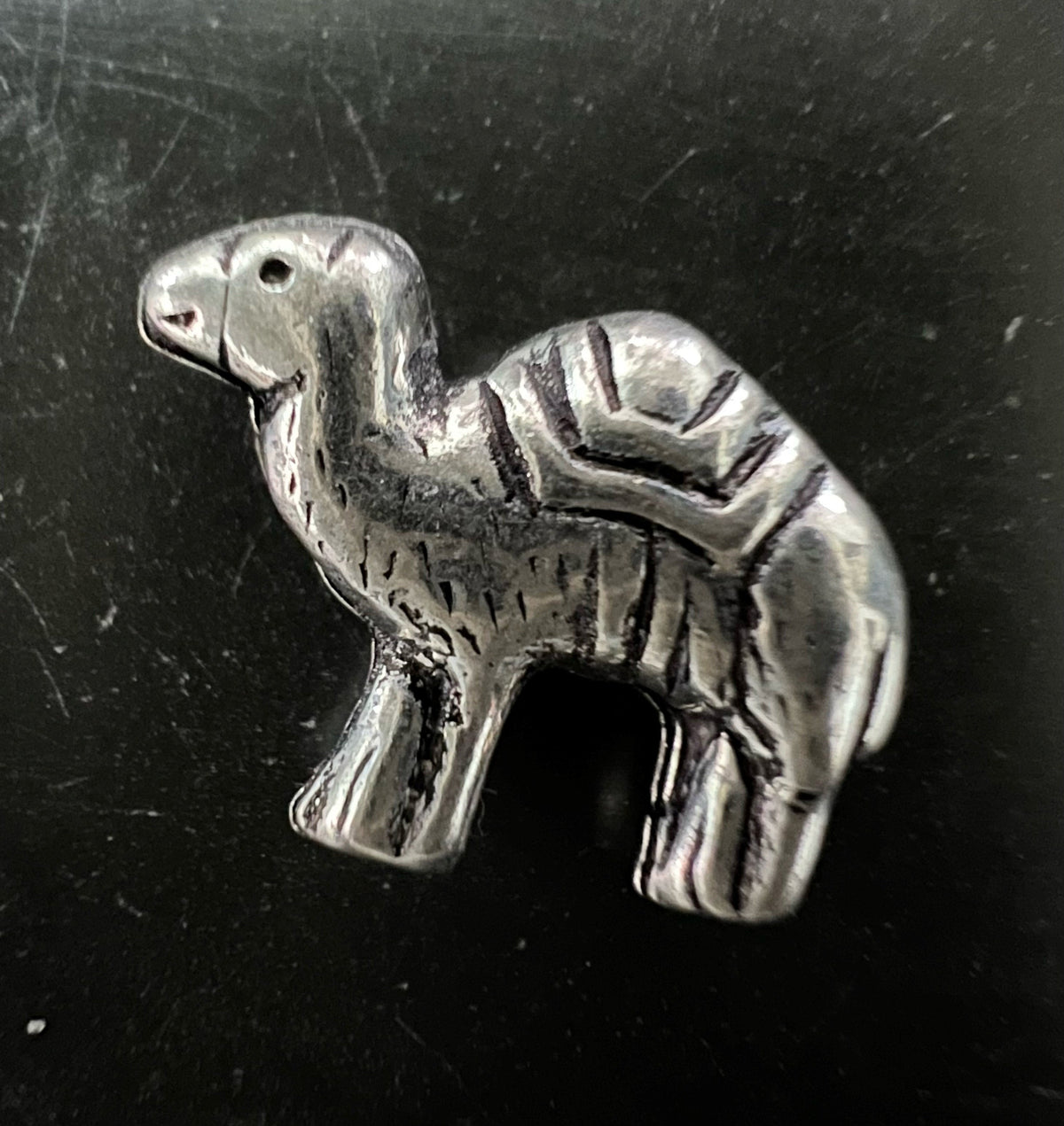 Kupfer Kamel Perle, versilbert, geschwärzt, 16 × 12 mm | E10