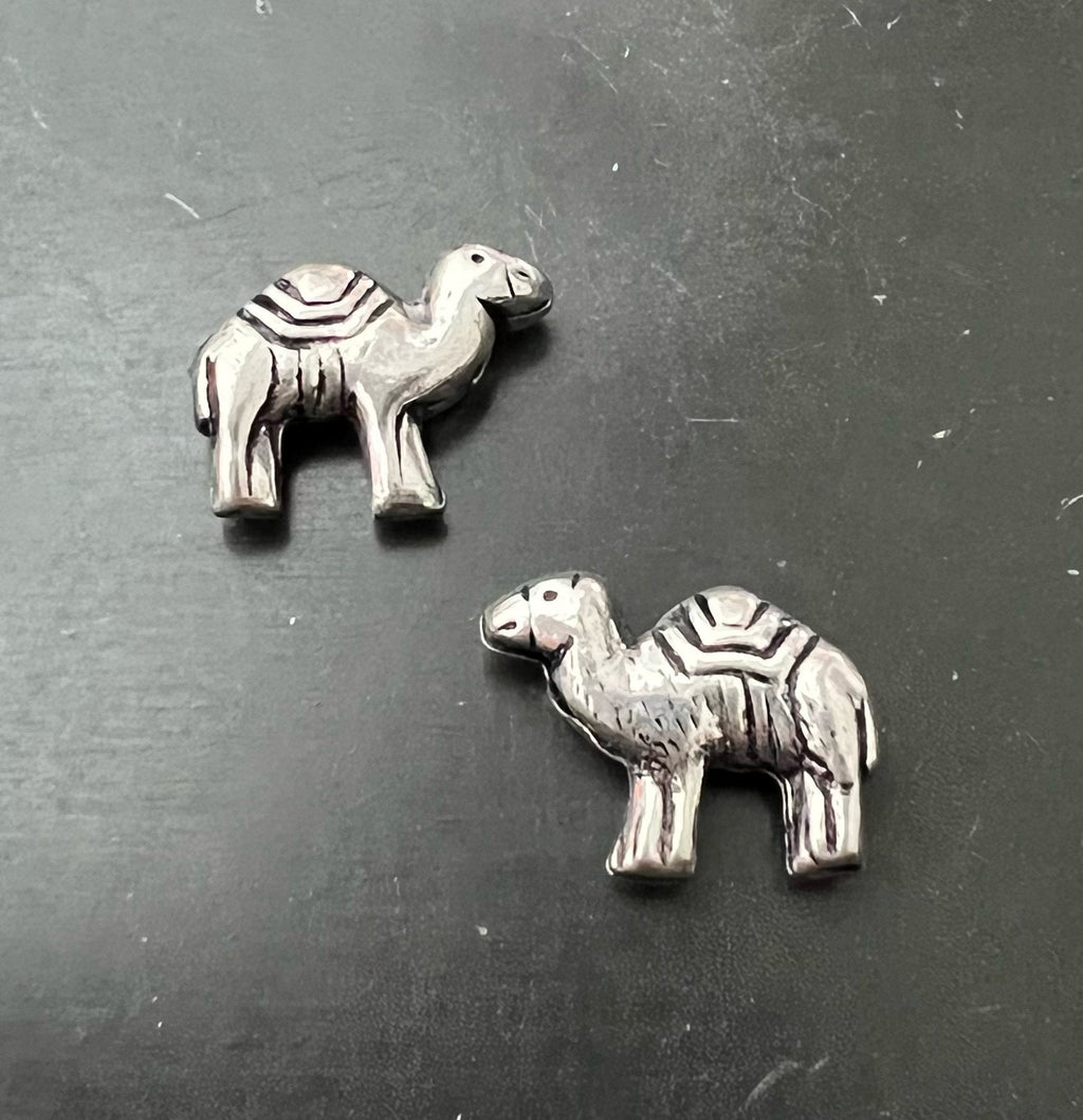 Kupfer Kamel Perle, versilbert, geschwärzt, 16 × 12 mm | E10