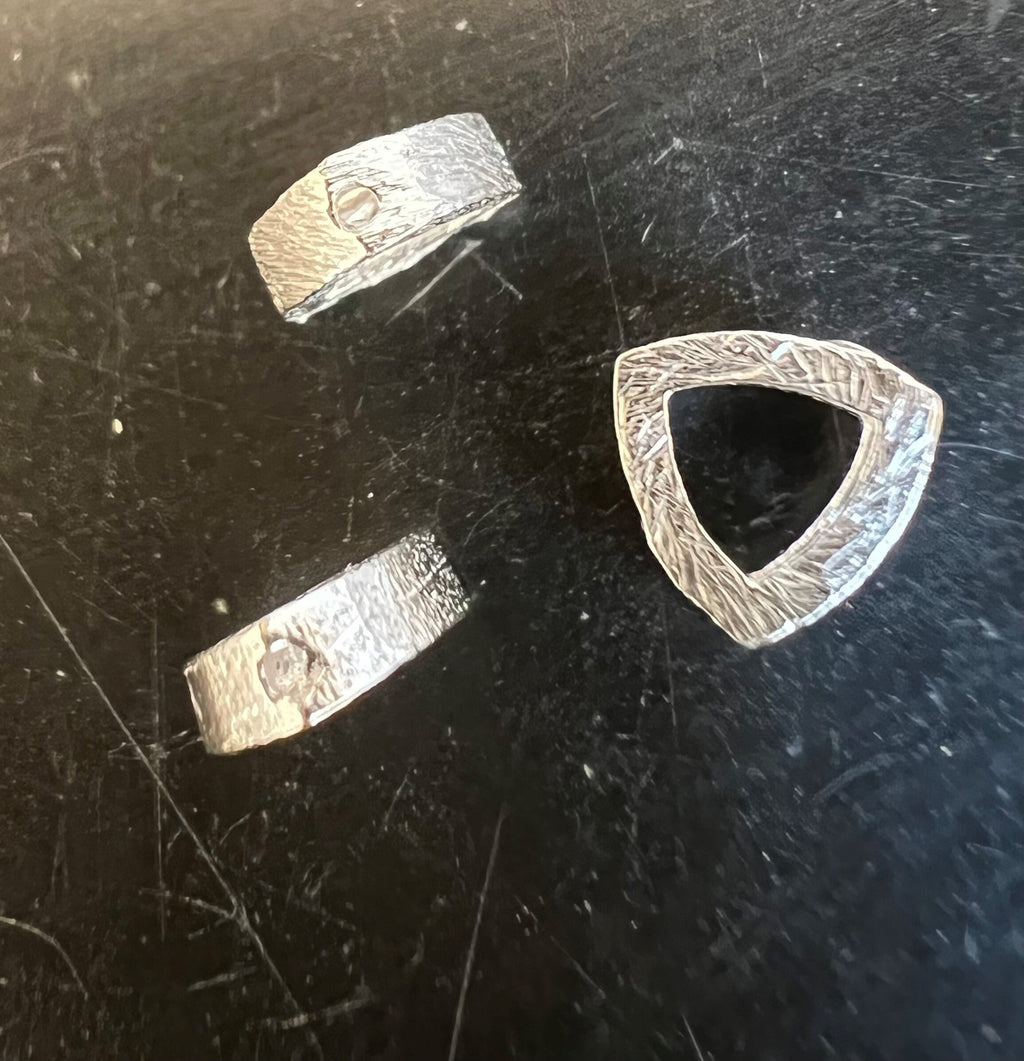 Dreieck, 925-Silber, gebürstet, 6 × 2 mm | B47