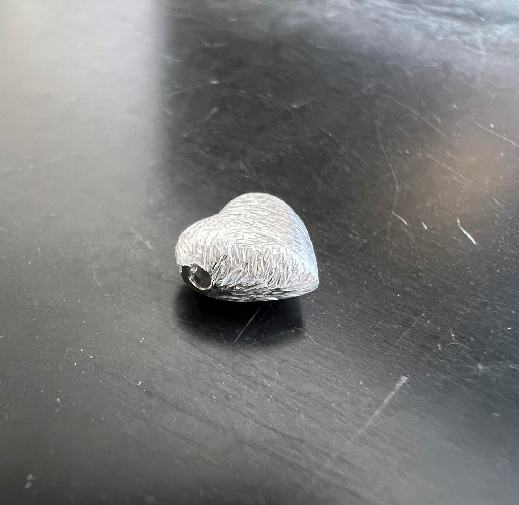 Herz, 925-Silber, gebürstet, 8,5 × 8 × 4,6 mm | B53