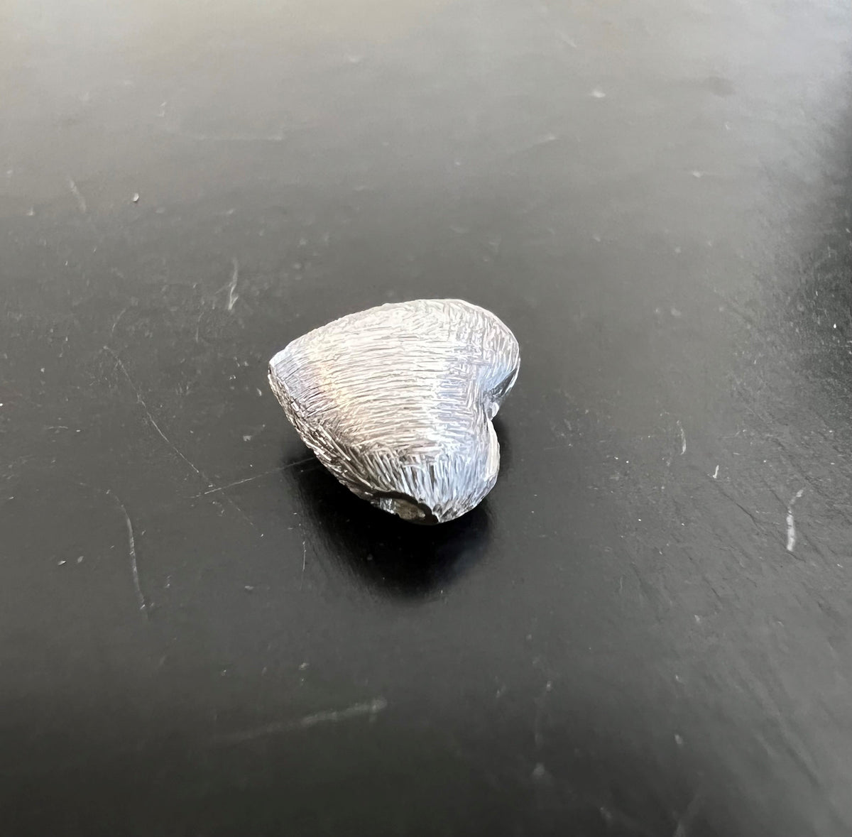 Herz, 925-Silber, gebürstet, 8,5 × 8 × 4,6 mm | B53