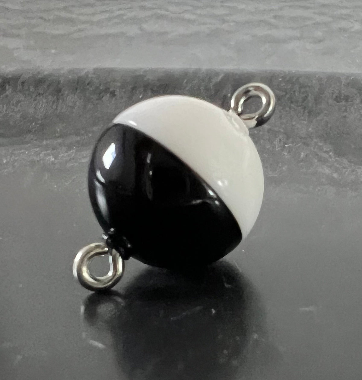 Magnet Verschluss, kugelförmig, schwarz-weiß, 8 / 10 / 12 mm | Made in Germany