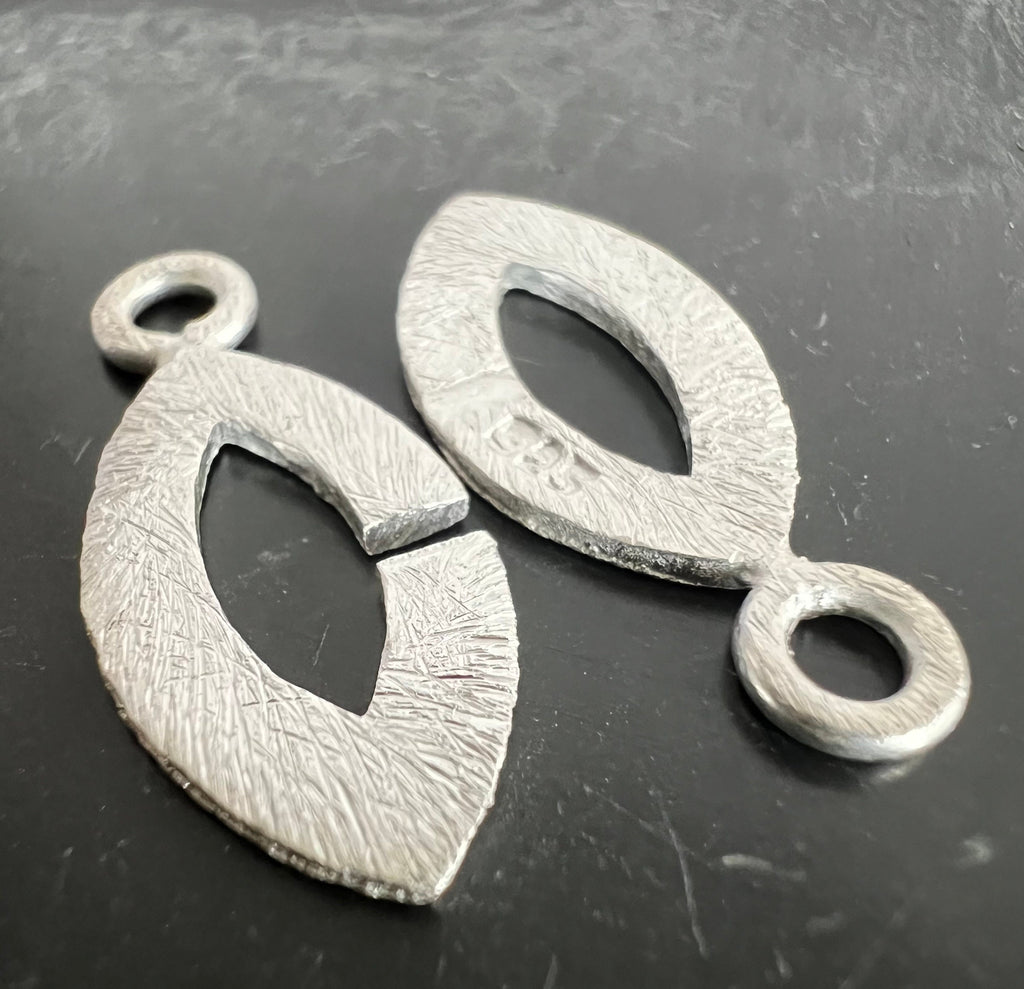 Ring-Ring Verschluss 925-Silber, navettenförmig, gebürstet, 21 × 10 mm | D1