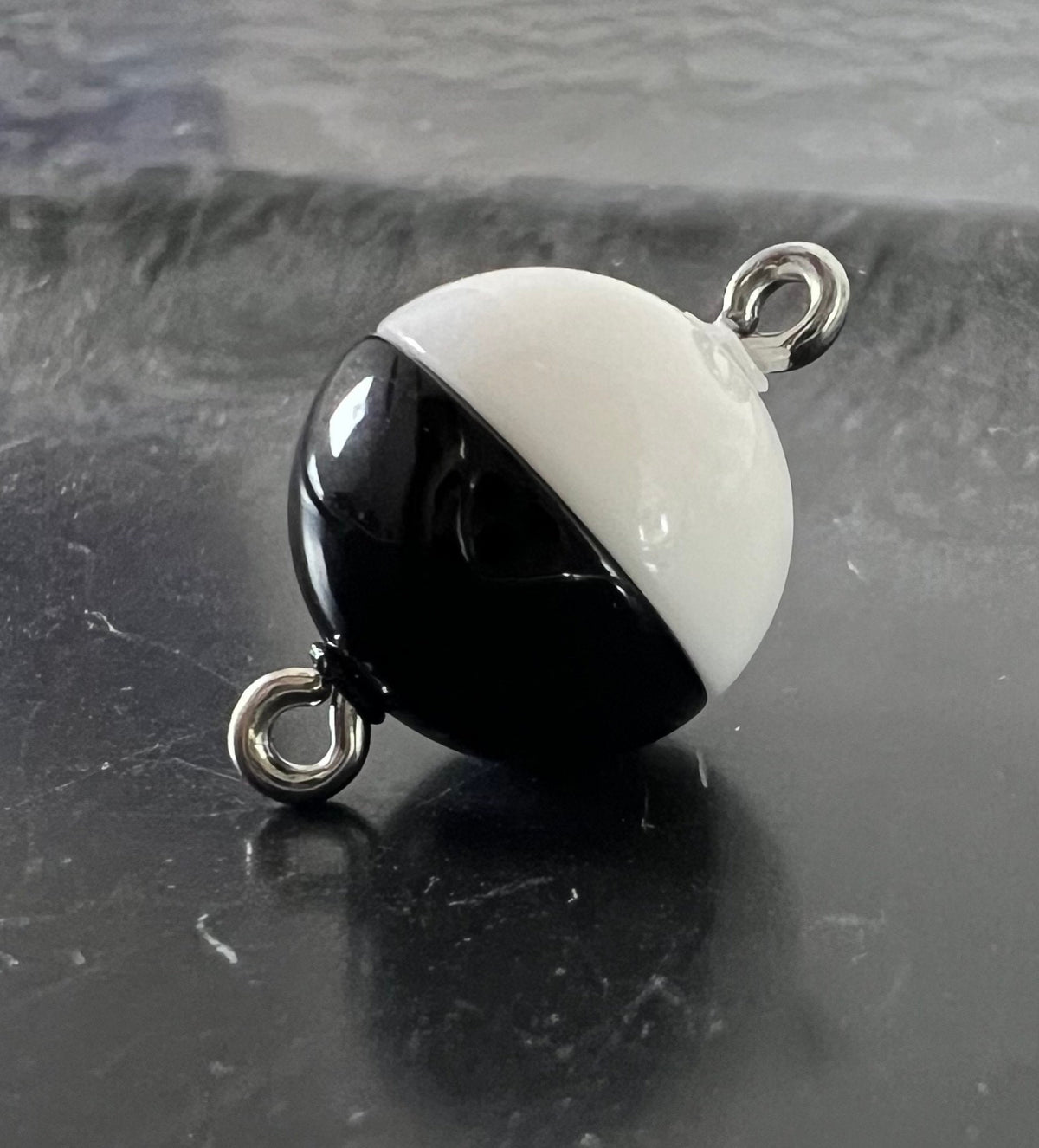 Magnet Verschluss, kugelförmig, schwarz-weiß, 8 / 10 / 12 mm | Made in Germany