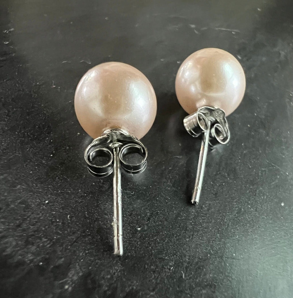 Muschelkern Ohrstecker 925-Silber, lachs-rosa, 8 mm | F18