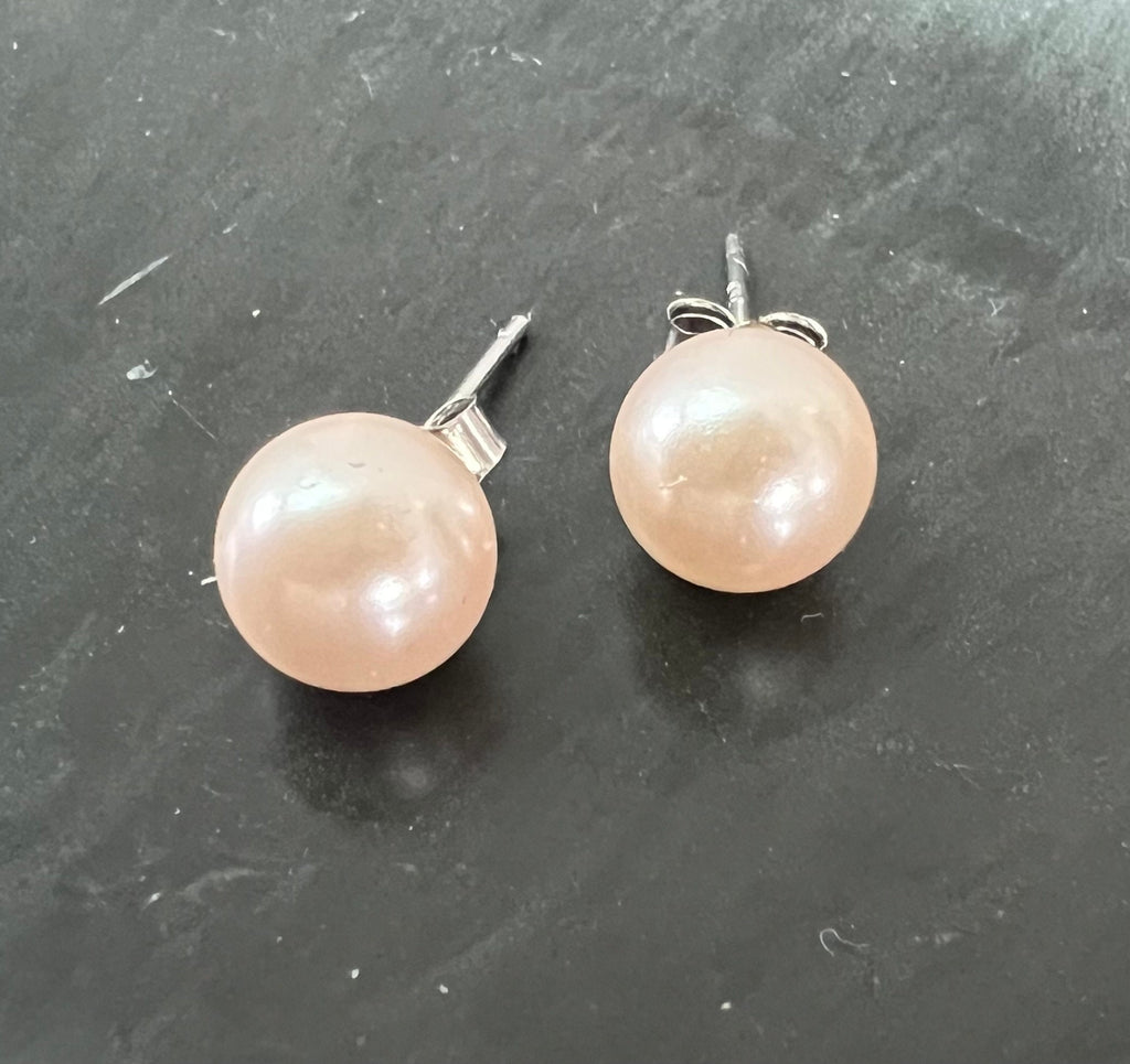 Muschelkern Ohrstecker 925-Silber, lachs-rosa, 8 mm | F18