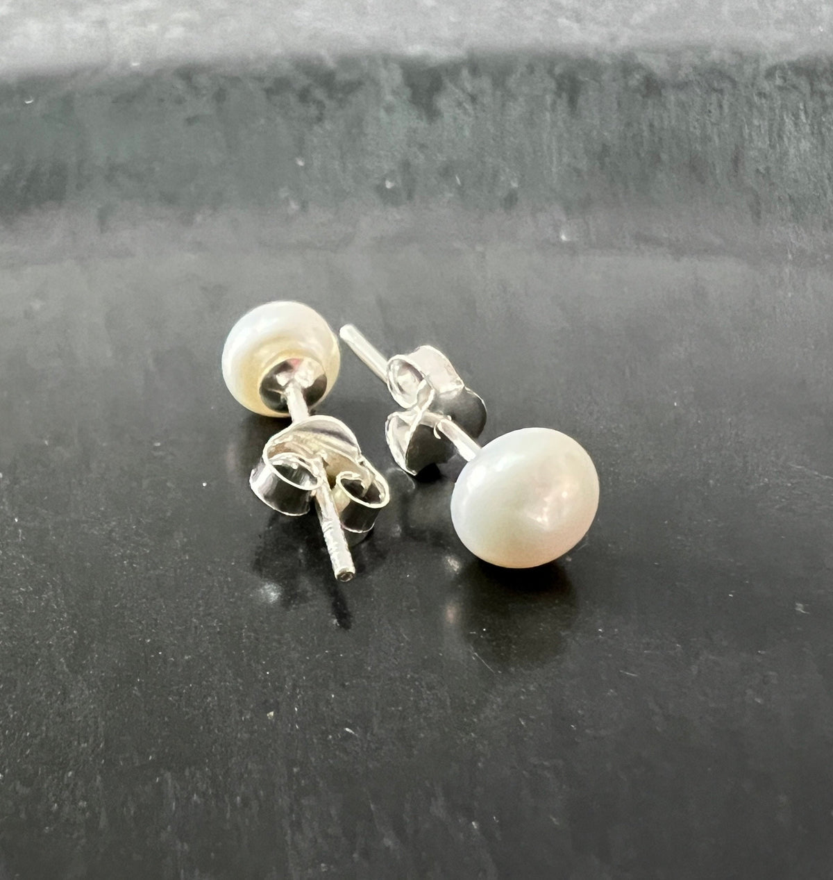 Perlen Ohrstecker 925-Silber, 4 mm | T23