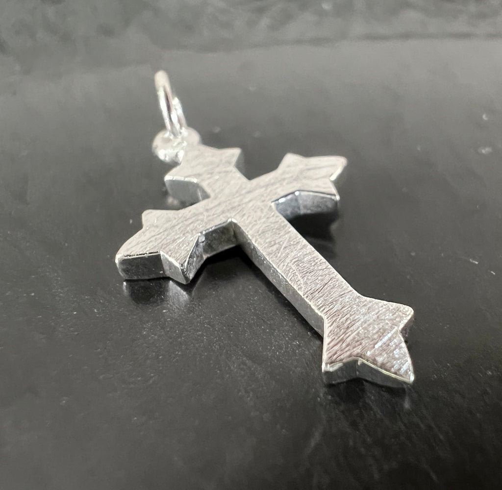 Kreuz Anhänger 925-Silber, gebürstet, 27 × 16 mm | T25