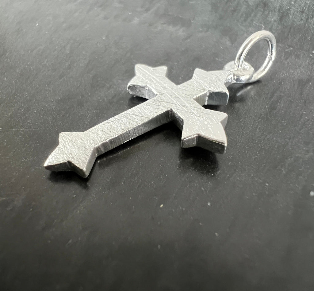 Kreuz Anhänger 925-Silber, gebürstet, 27 × 16 mm | T25