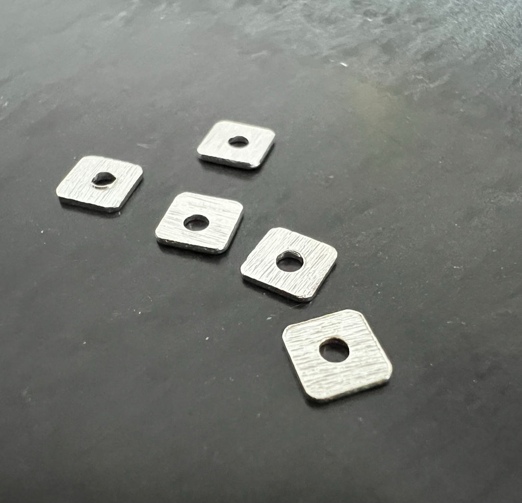 Quadratische Scheiben, 925-Silber, gebürstet, 4 mm | D54