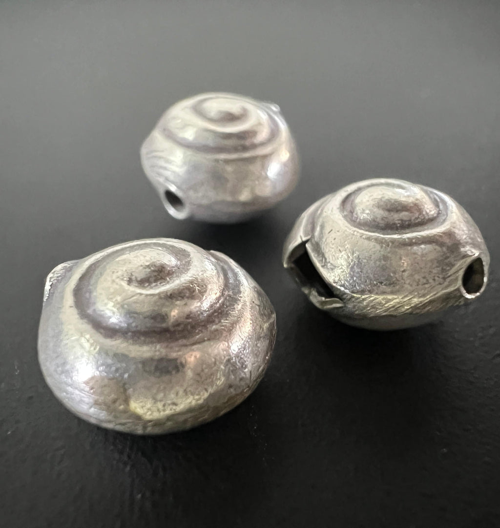 Schnecke, 925-Silber, geschwärzt, 10 × 7 mm | F23