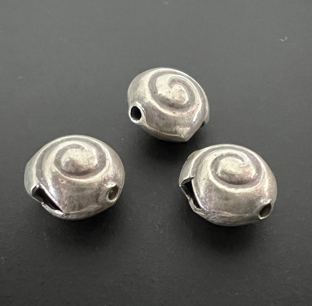 Schnecke, 925-Silber, geschwärzt, 10 × 7 mm | F23