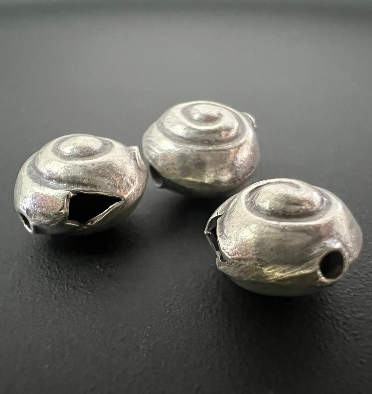 Schnecke, 925-Silber, geschwärzt, 10 × 7 mm | F23