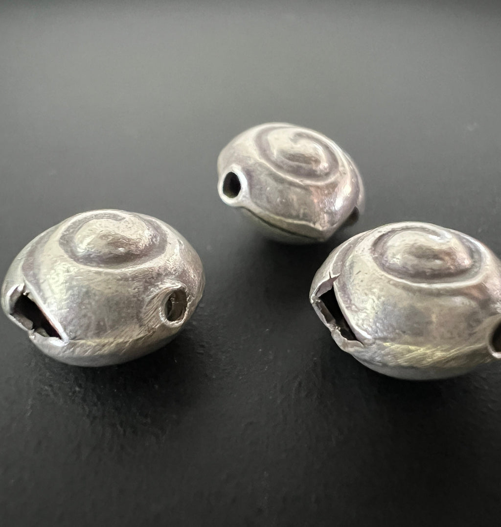 Schnecke, 925-Silber, geschwärzt, 10 × 7 mm | F23