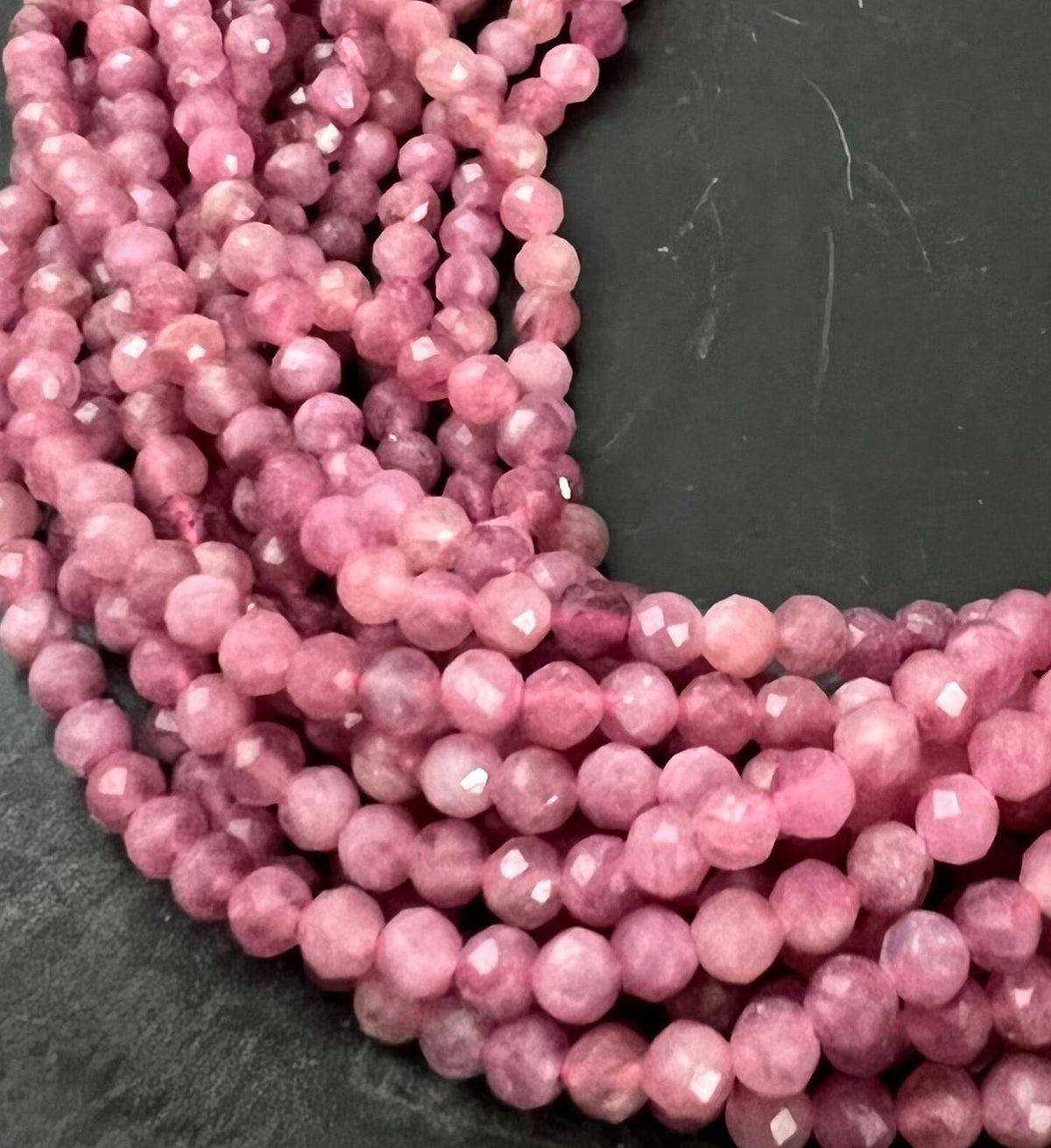 Rosa Turmalin / Rubellit Kugeln Strang, facettiert, 3,5–4 mm | S4