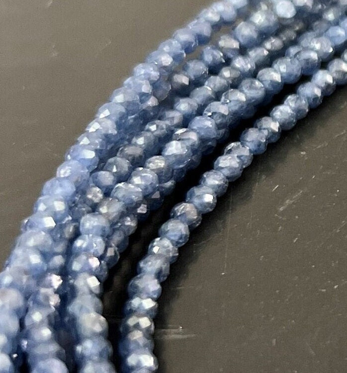 Natur Saphir Kugeln Strang, facettiert, 3 mm | S16