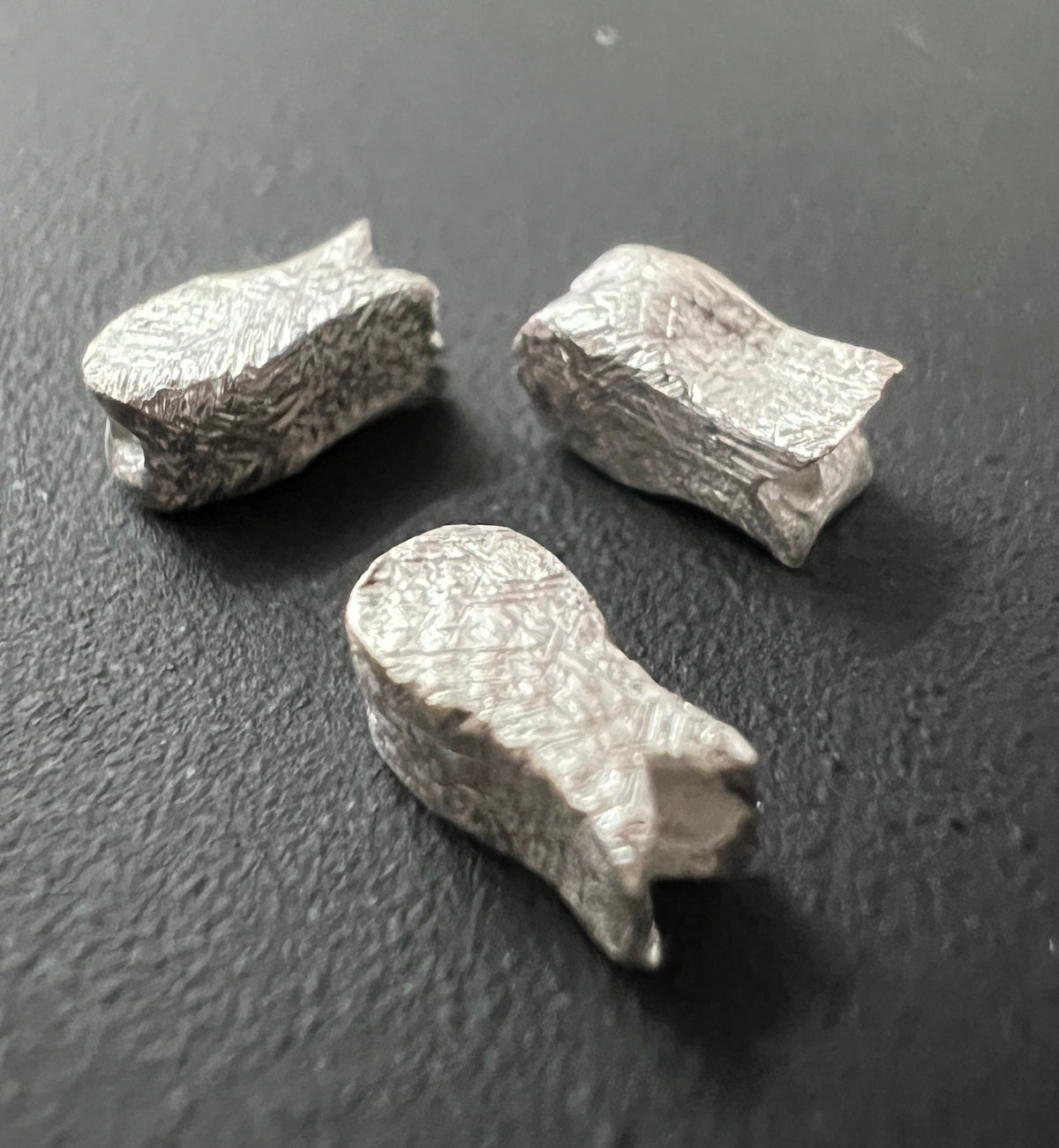 Fisch Perle, 925-Silber oder vergoldet, gebürstet, 6 × 3 mm
