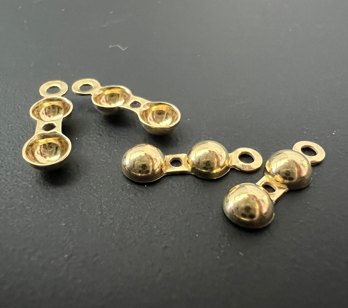 Klappkapseln mit Fadenloch vergoldetes 925-Silber, 4 mm, Made in Italy - F22