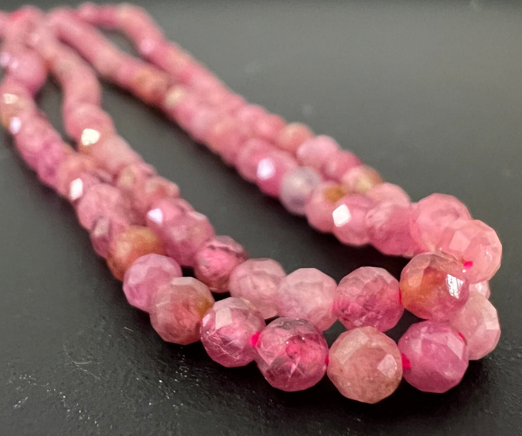Rosa Turmalin / Rubellit Kugeln Strang, facettiert, 3,5–4 mm | S4