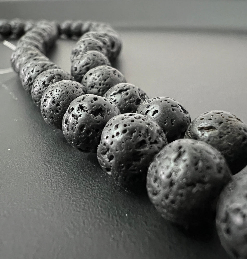 Lava Kugeln Strang, schwarz, poliert, 6 mm & 8 mm