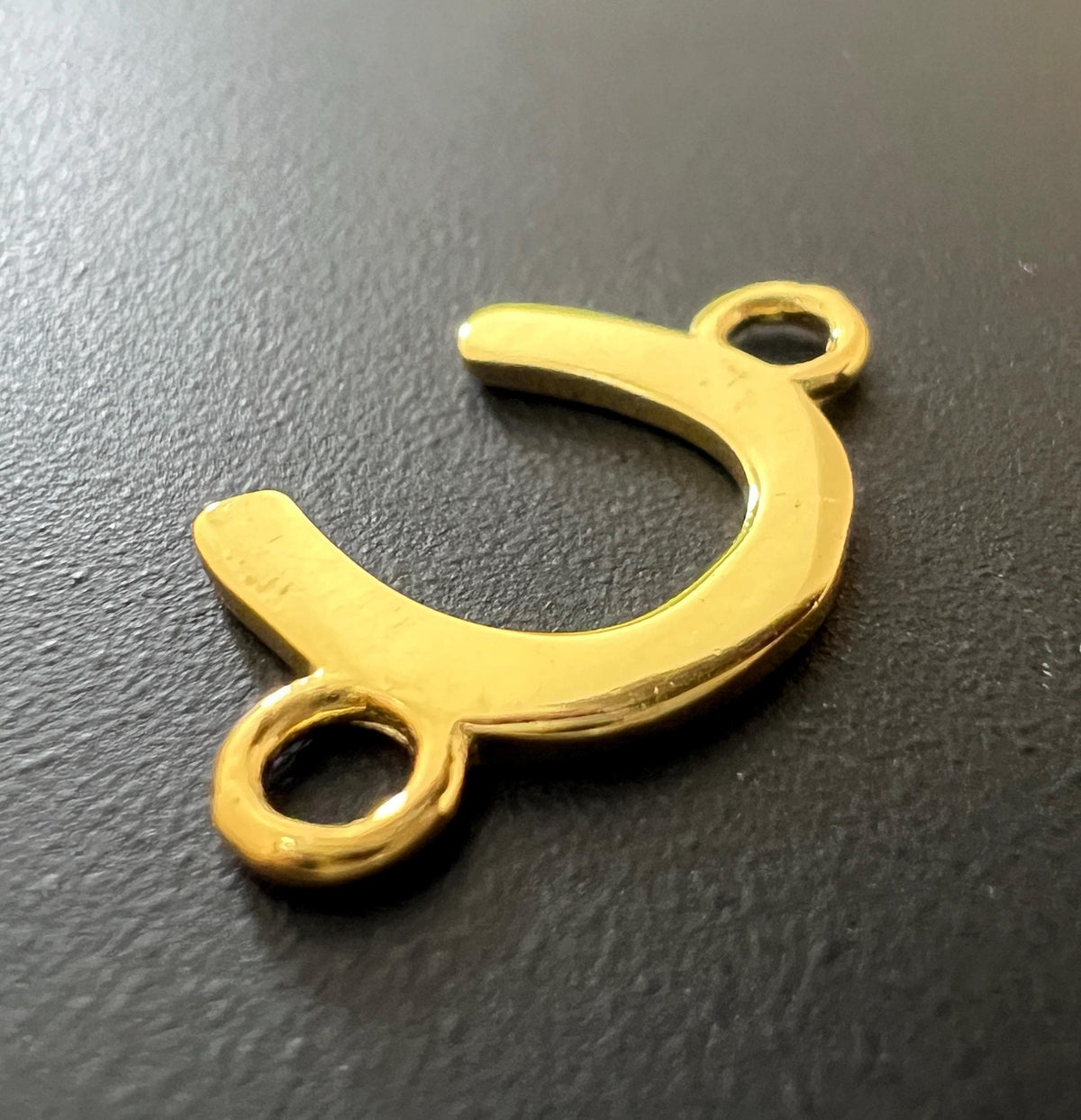 Hufeisen Zwischenelement vergoldetes 925-Silber, 19 × 12 mm | T47