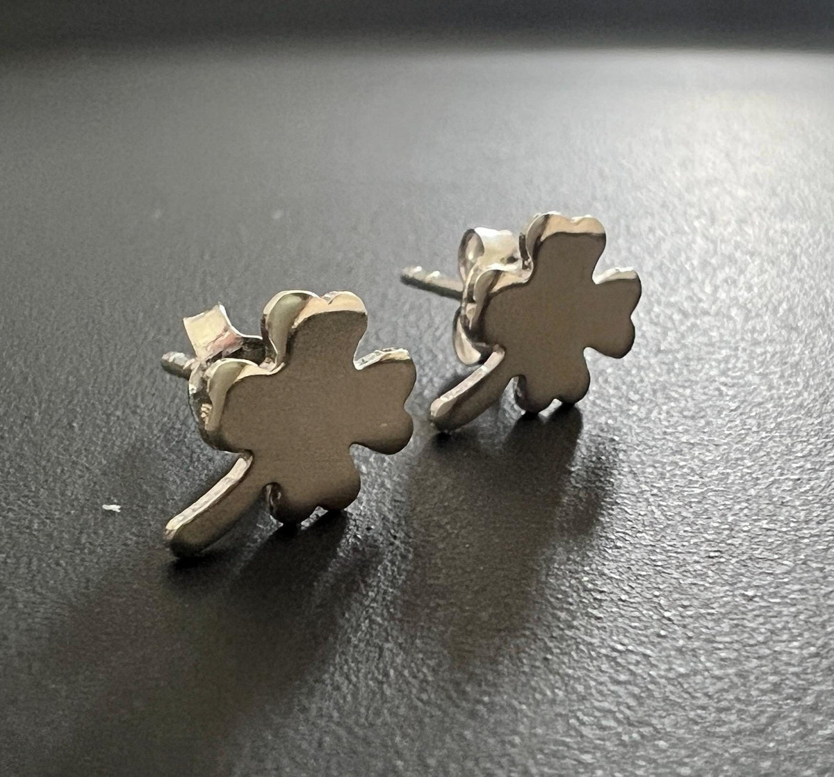 Glücksklee Ohrstecker 925-Silber, 10 × 7 mm - T78