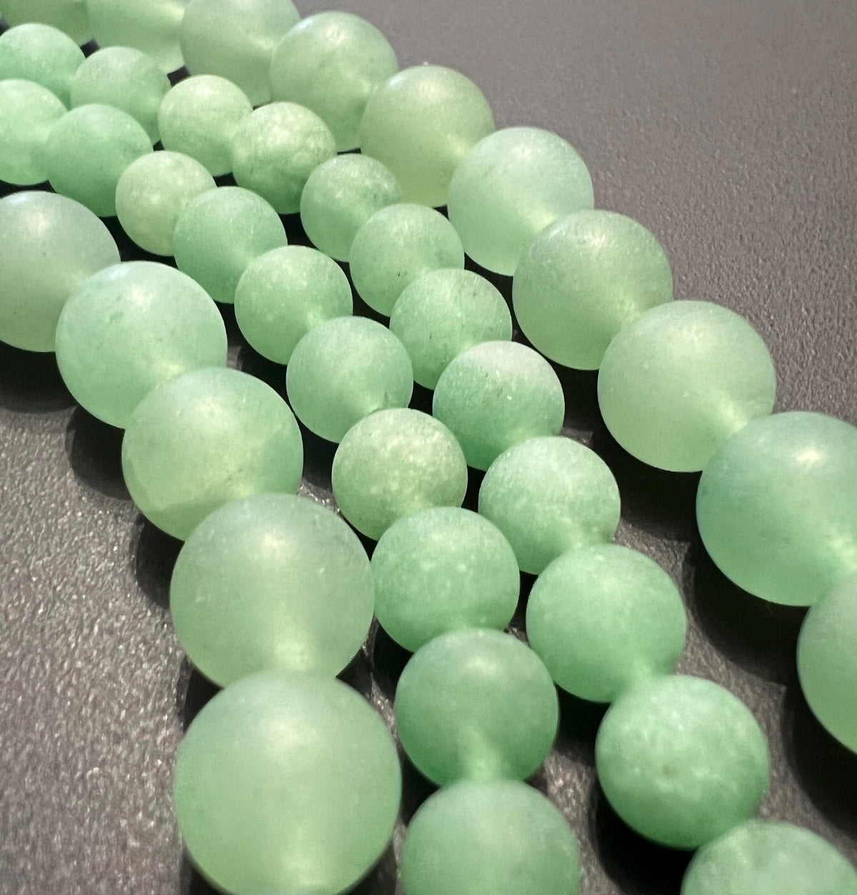 Grüner Aventurin Strang, Kugeln, matt, 6,5 mm & 8 mm