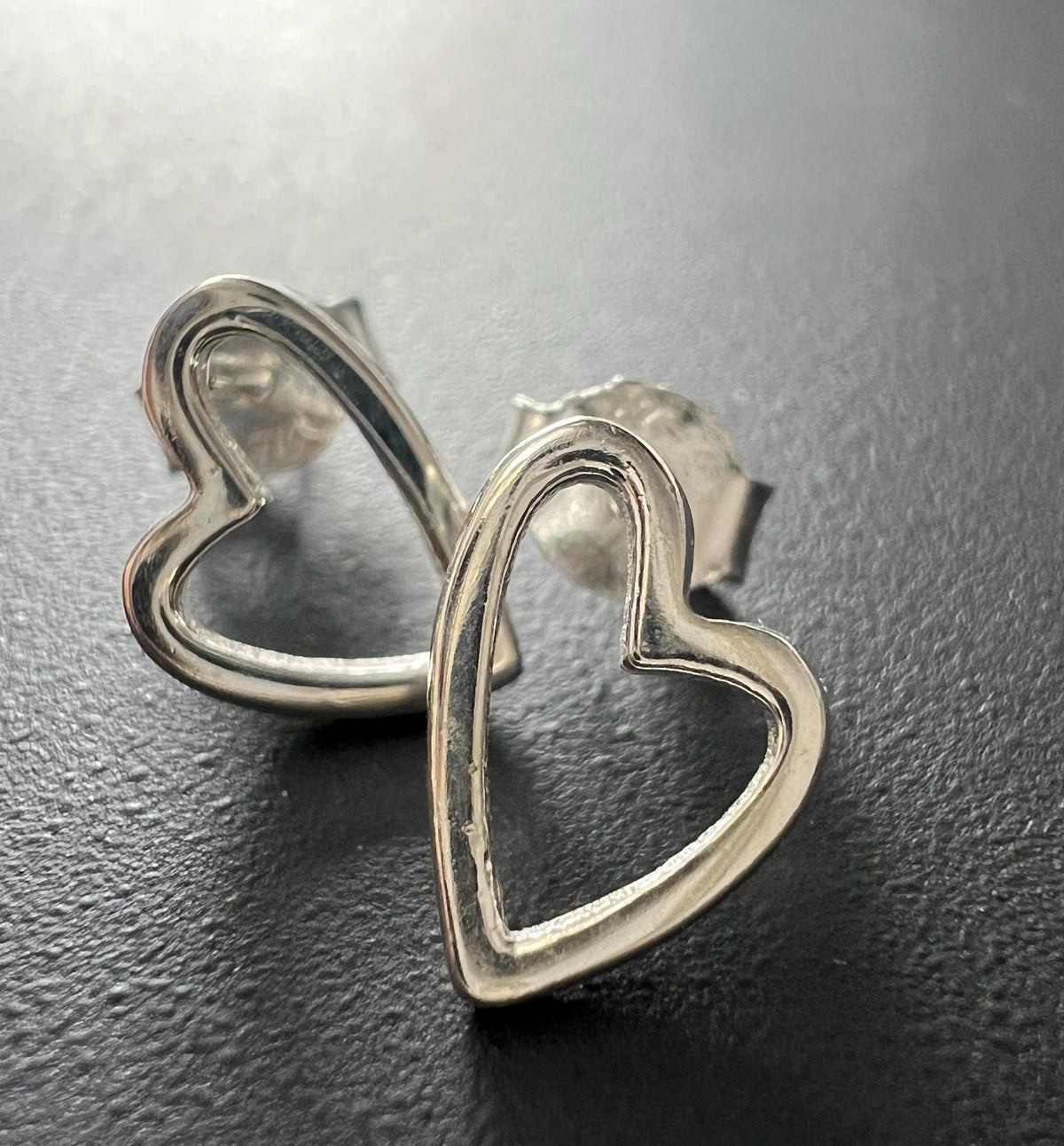 Herz Ohrstecker 925-Silber oder vergoldet, 7 × 10 mm