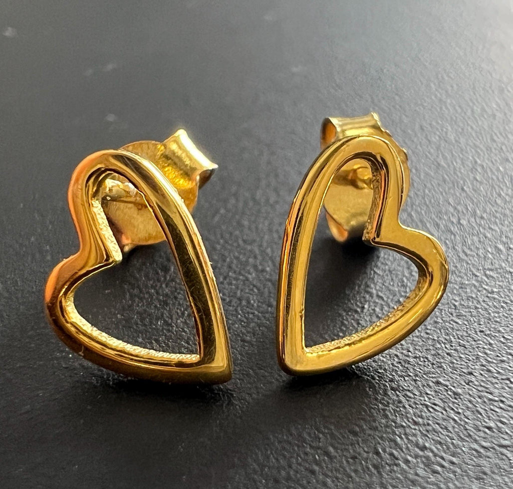 Herz Ohrstecker 925-Silber oder vergoldet, 7 × 10 mm
