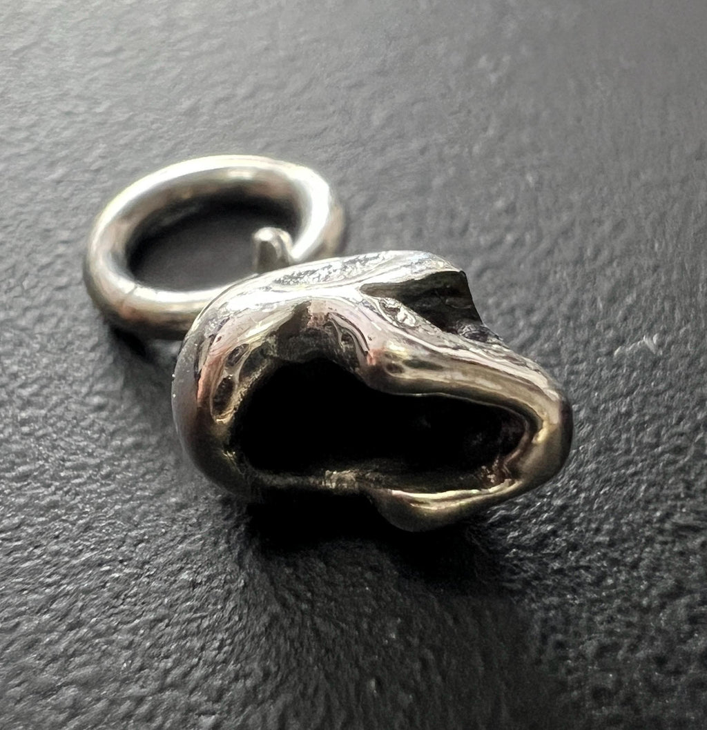 Totenkopf Anhänger 925-Silber, 5 × 8 mm | T106