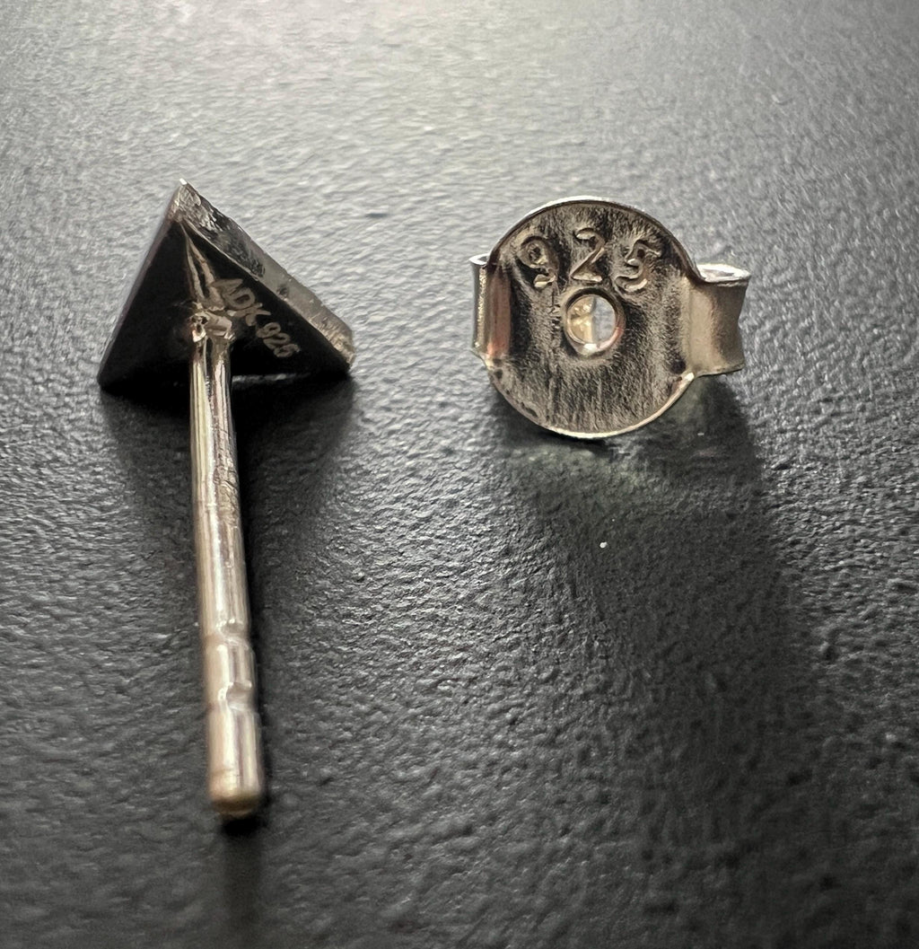 Dreieck Ohrstecker 925-Silber, gebürstet, 5 mm | T75