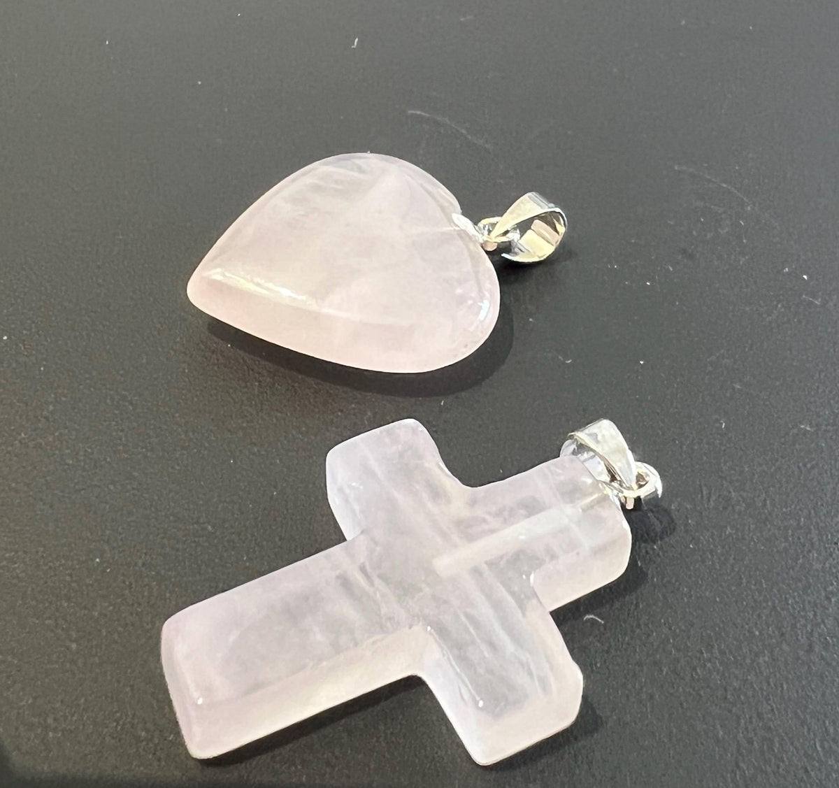 Rosenquarz Anhänger, Herz oder Kreuz