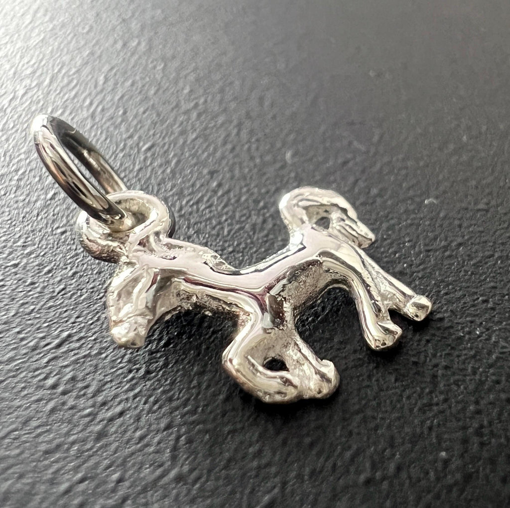 Pferd Anhänger 925-Silber, 10 × 8 mm | T99