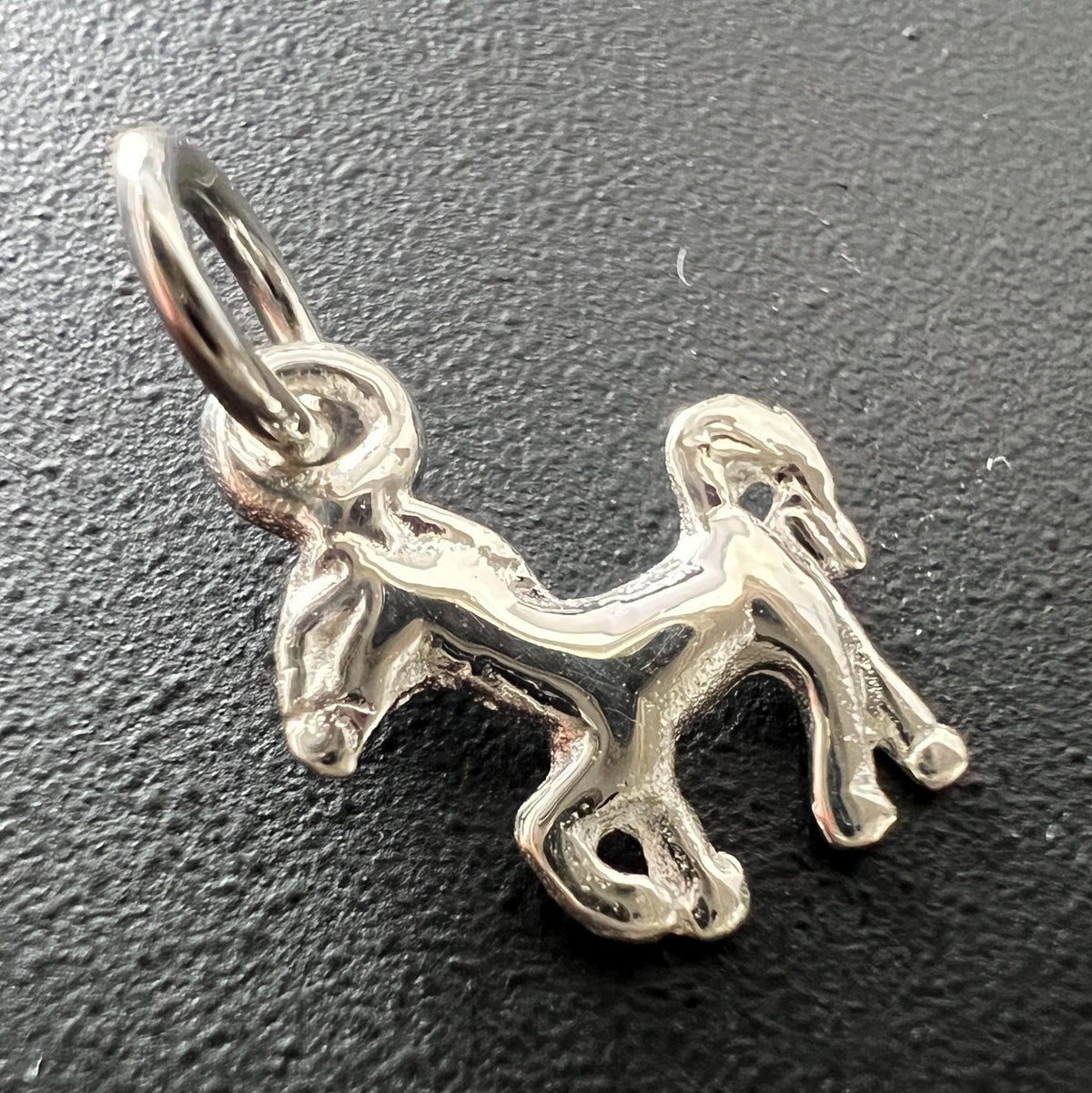 Pferd Anhänger 925-Silber, 10 × 8 mm | T99