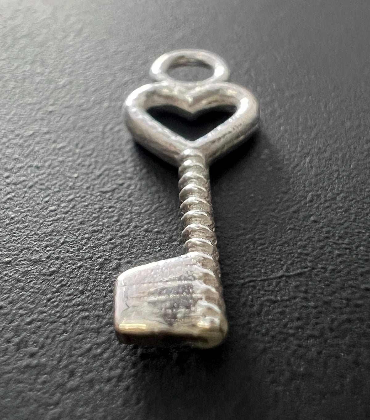 Schlüssel Anhänger 925-Silber, 7,5 × 20 mm - T104