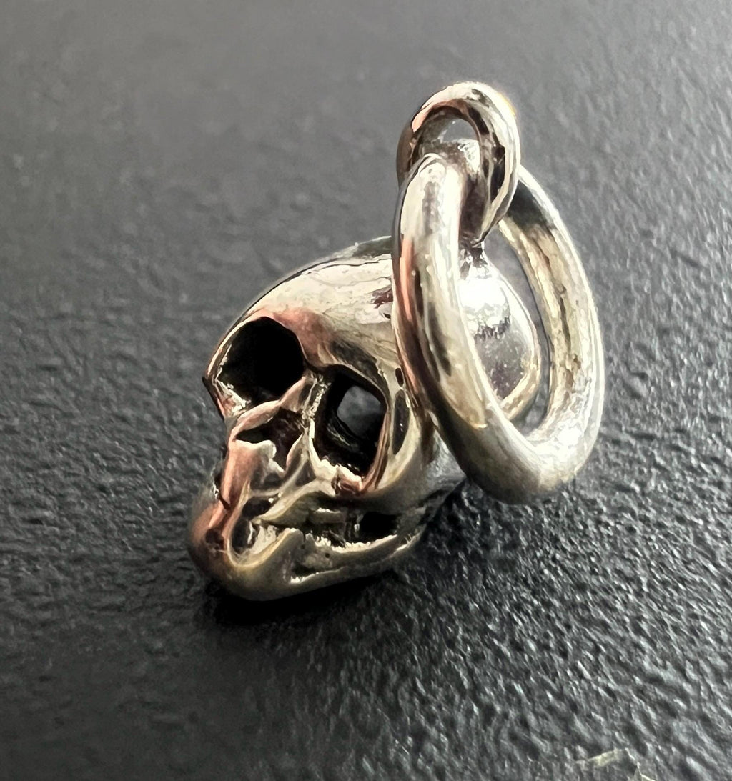 Totenkopf Anhänger 925-Silber, 5 × 8 mm | T106