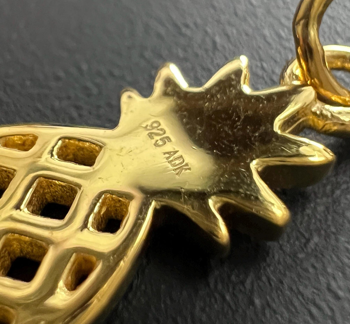 Ananas Anhänger 925-Silber oder vergoldet, 23 × 9 mm