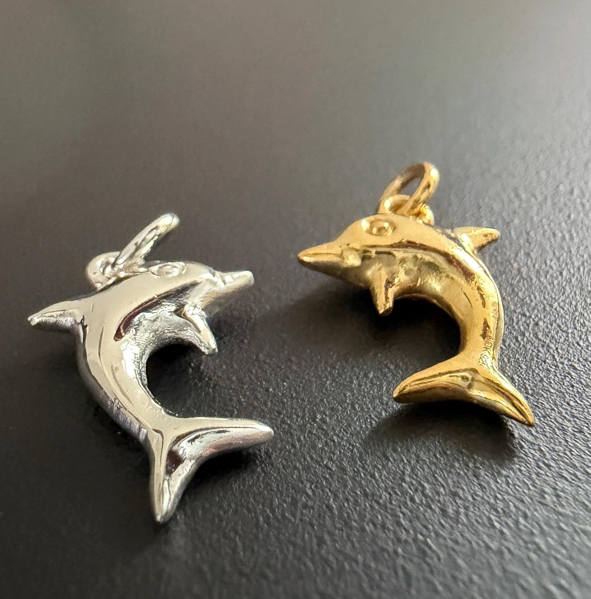 Delfin Anhänger 925-Silber oder vergoldet, 11 × 14 mm