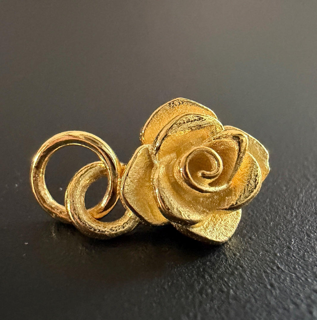 Rose Anhänger vergoldetes 925-Silber, 8 × 12 mm | U16