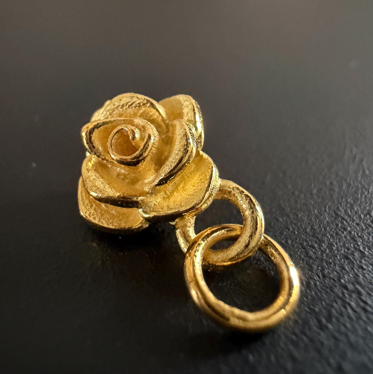 Rose Anhänger vergoldetes 925-Silber, 8 × 12 mm | U16