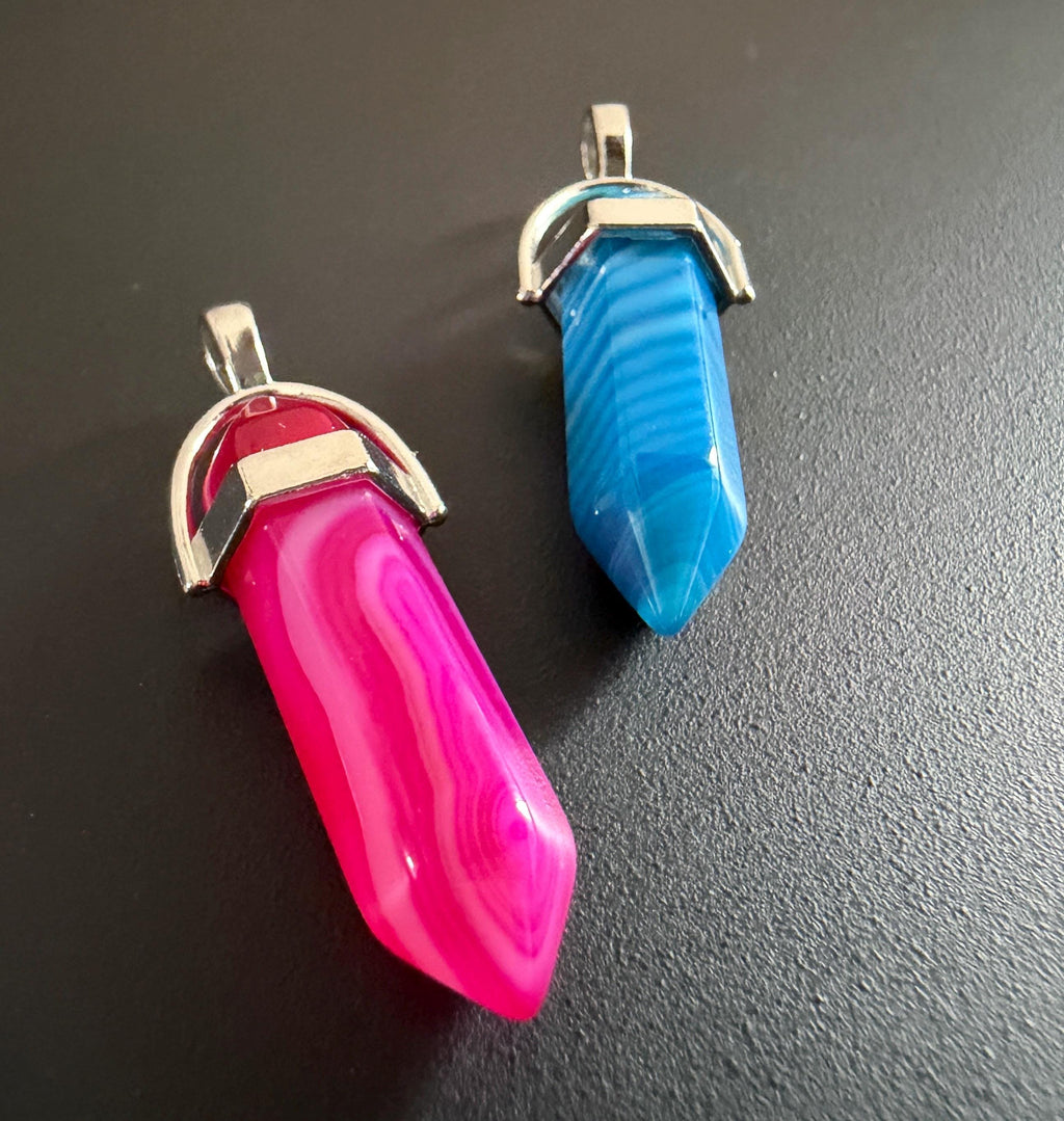 Achat Energiespitze Anhänger, gefärbt, pink oder blau, 39 mm